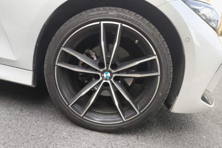 Used BMW 3 Series 2024 325Li M Sport Night Edition Package Right Front Wheel Hub