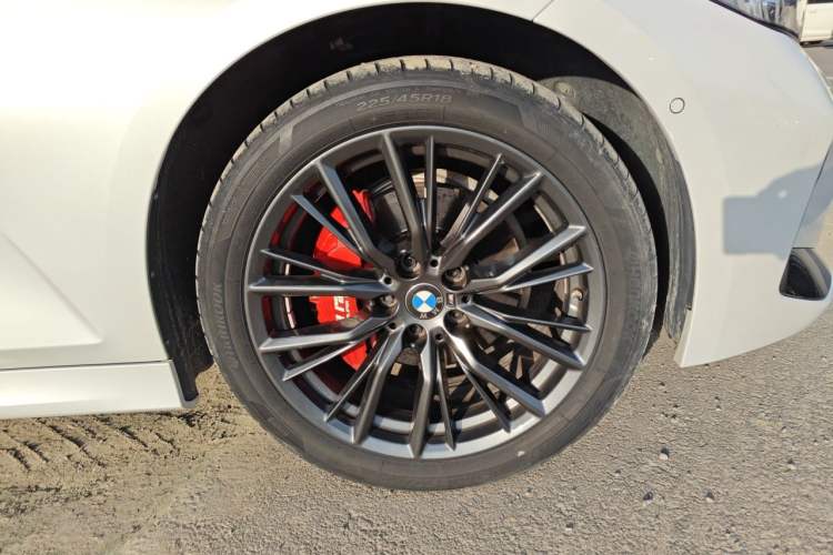 Used BMW 3 Series 2024 325Li M Sport Night Edition Package Right Front Wheel Hub