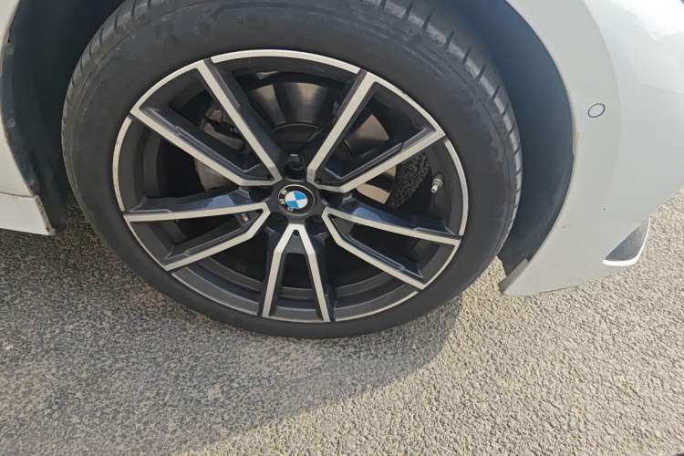 Used BMW 3 Series 2024 325Li M Sport Package Right Front Wheel Hub