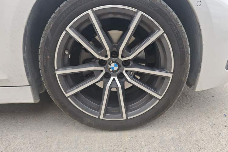 Used BMW 3 Series 2024 325Li M Sport Package Right Front Wheel Hub