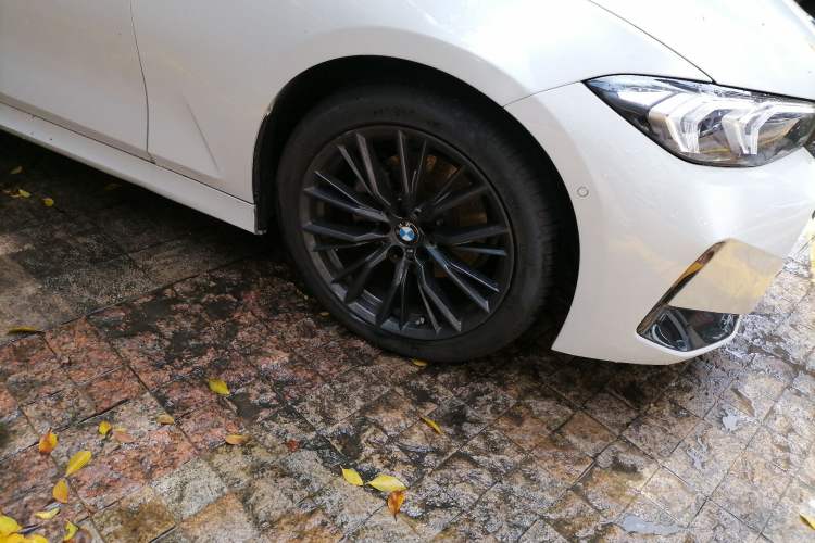 Used BMW 3 Series 2024 325Li M Sport Night Edition Package Right Front Wheel Hub