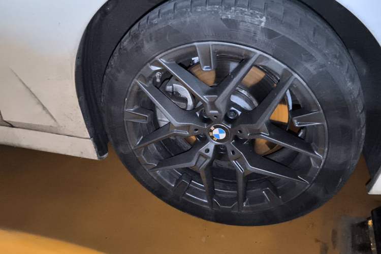 Used BMW 3 Series 2024 330Li M Sport Night Edition Package Right Front Wheel Hub