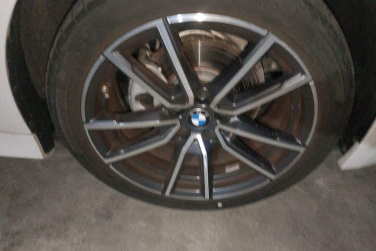 Used BMW 3 Series 2024 325Li M Sport Package Right Front Wheel Hub