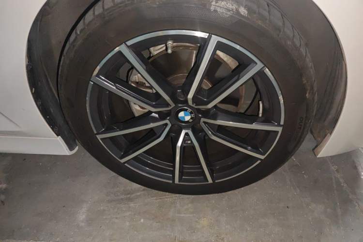 Used BMW 3 Series 2024 320Li M Sport Package Right Front Wheel Hub