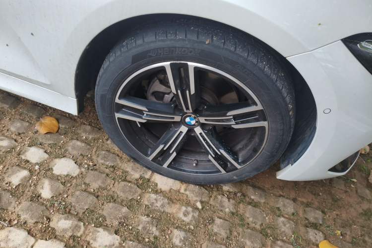 Used BMW 3 Series 2024 325i M Sport Package Right Front Wheel Hub