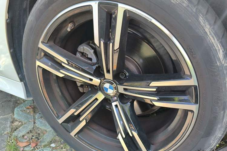 Used BMW 3 Series 2024 325i M Sport Package Right Front Wheel Hub