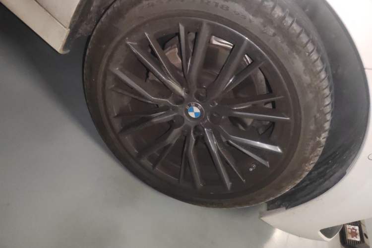 Used BMW 3 Series 2024 325Li M Sport Night Edition Package Right Front Wheel Hub