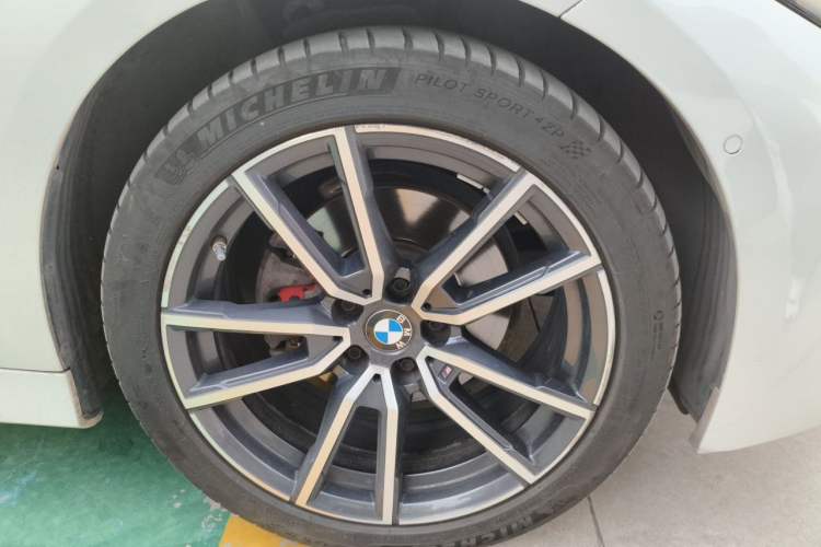 Used BMW 3 Series 2024 325Li M Sport Package Right Front Wheel Hub