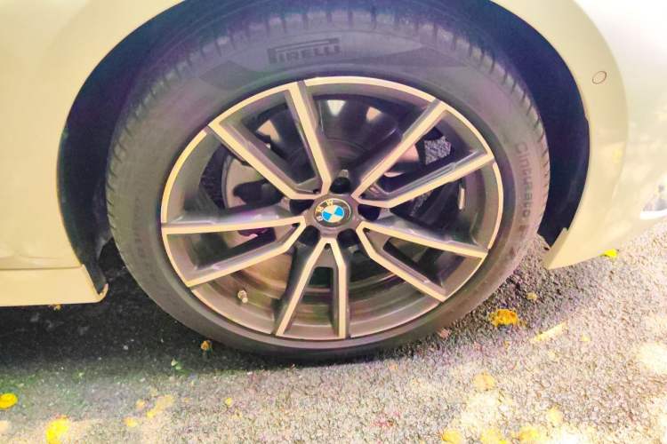 Used BMW 3 Series 2024 325Li M Sport Package Right Front Wheel Hub