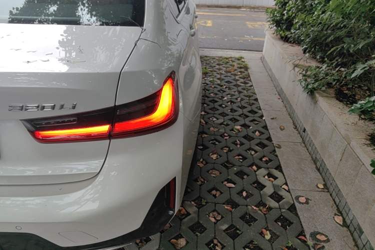 Used BMW 3 Series 2024 320Li M Sport Package Right Rear Taillight