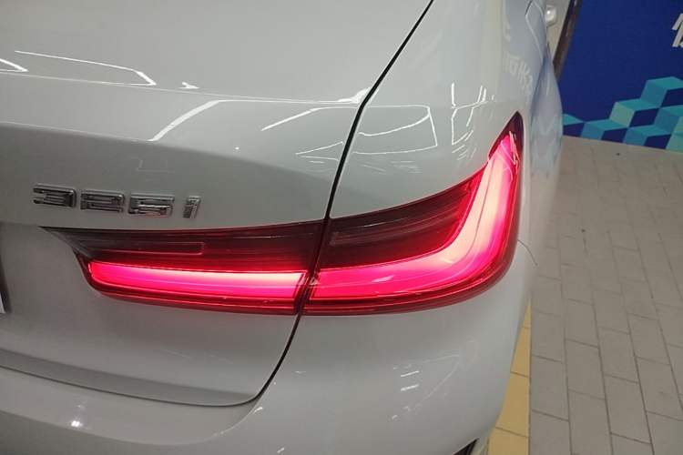 Used BMW 3 Series 2024 325i M Sport Package Right Rear Taillight
