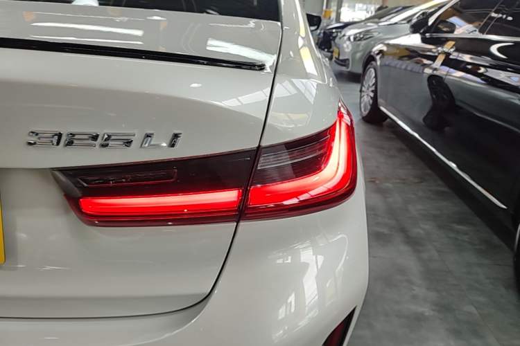 Used BMW 3 Series 2024 325Li M Sport Night Edition Package Right Rear Taillight