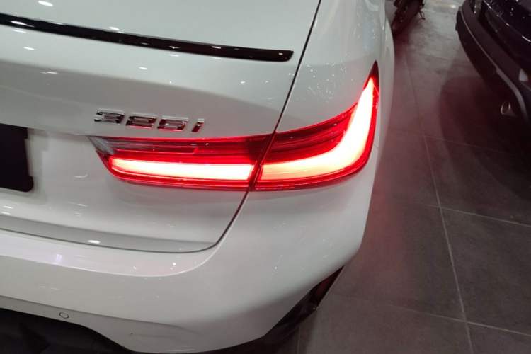 Used BMW 3 Series 2024 325i M Sport Night Edition Package Right Rear Taillight