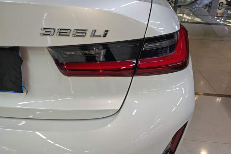 Used BMW 3 Series 2024 325Li M Sport Package Right Rear Taillight