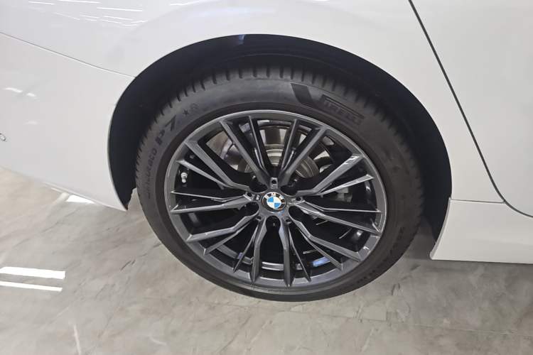 Used BMW 3 Series 2024 325Li M Sport Night Edition Package Right Rear Wheel Hub