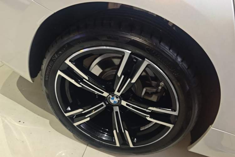 Used BMW 3 Series 2024 325i M Sport Package Right Rear Wheel Hub