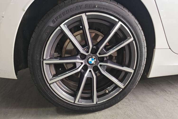 Used BMW 3 Series 2024 320Li M Sport Package Right Rear Wheel Hub