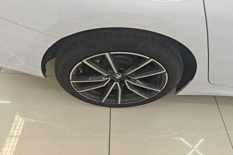 Used BMW 3 Series 2024 325Li M Sport Package Right Rear Wheel Hub