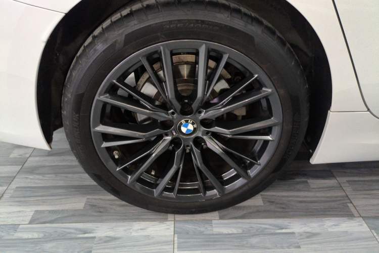 Used BMW 3 Series 2024 325Li M Sport Night Edition Package Right Rear Wheel Hub