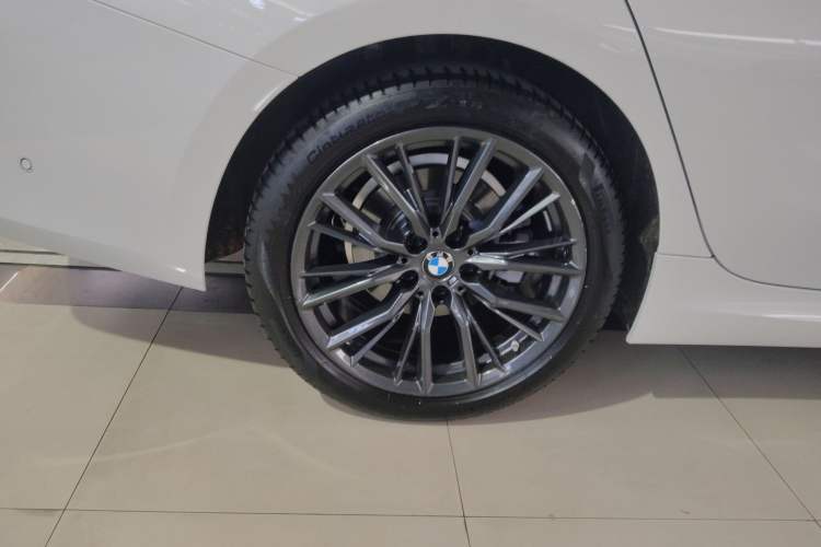 Used BMW 3 Series 2024 325Li M Sport Night Edition Package Right Rear Wheel Hub