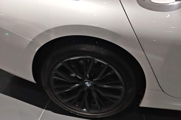 Used BMW 3 Series 2024 325i M Sport Night Edition Package Right Rear Wheel Hub
