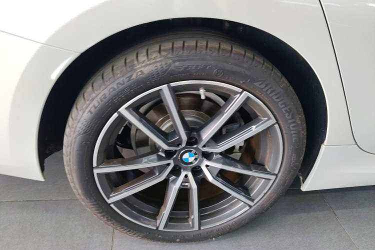 Used BMW 3 Series 2024 320Li M Sport Package Right Rear Wheel Hub