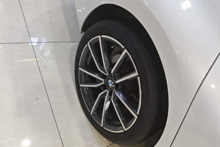 Used BMW 3 Series 2024 325Li M Sport Package Right Rear Wheel Hub
