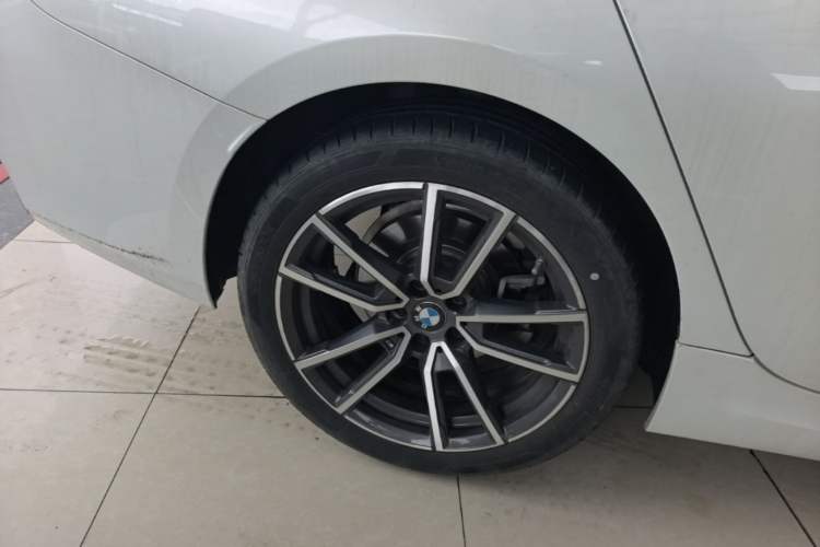 Used BMW 3 Series 2024 320Li M Sport Package Right Rear Wheel Hub