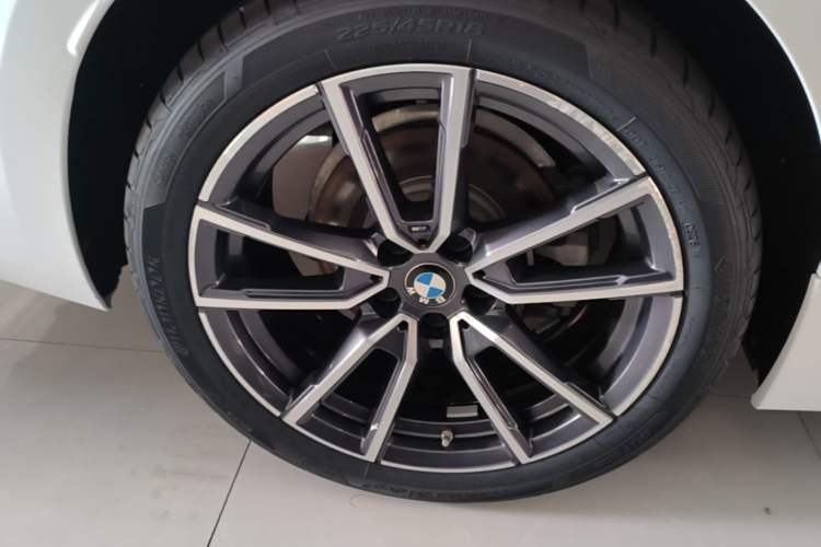 Used BMW 3 Series 2024 320Li M Sport Package Right Rear Wheel Hub
