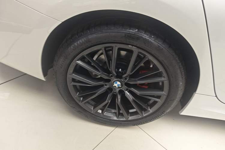 Used BMW 3 Series 2024 325i M Sport Night Edition Package Right Rear Wheel Hub