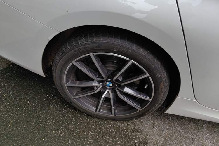 Used BMW 3 Series 2024 320Li M Sport Package Right Rear Wheel Hub