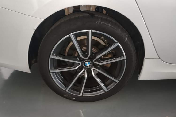 Used BMW 3 Series 2024 325Li M Sport Package Right Rear Wheel Hub