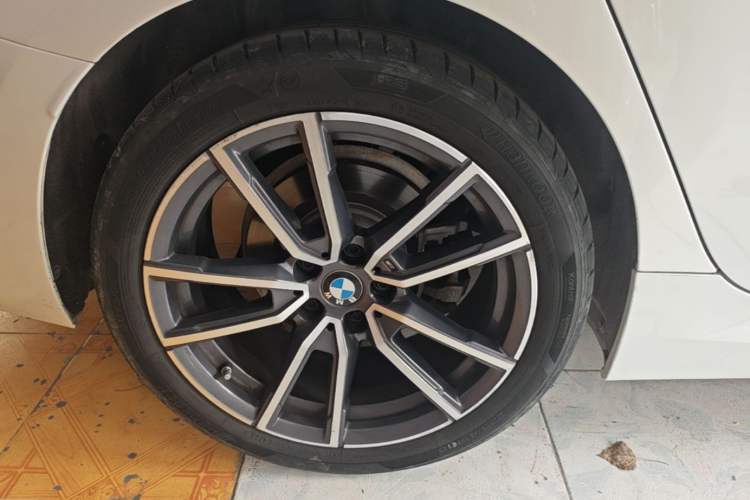 Used BMW 3 Series 2024 325Li M Sport Package Right Rear Wheel Hub