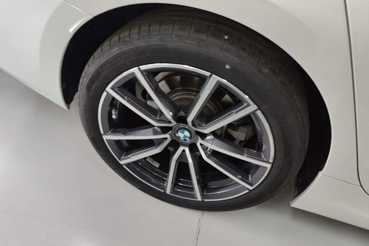 Used BMW 3 Series 2024 325Li M Sport Package Right Rear Wheel Hub