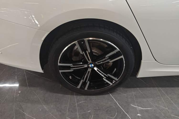 Used BMW 3 Series 2024 325i M Sport Package Right Rear Wheel Hub