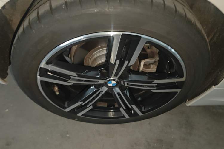 Used BMW 3 Series 2024 325i M Sport Package Right Rear Wheel Hub