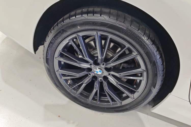 Used BMW 3 Series 2024 325Li M Sport Night Edition Package Right Rear Wheel Hub