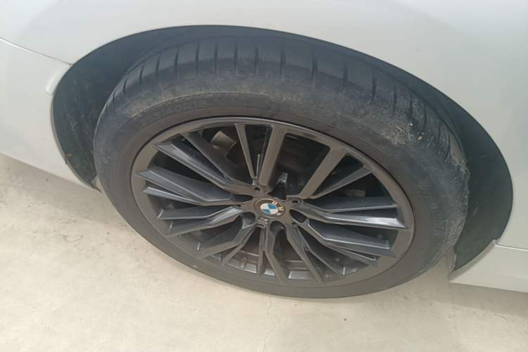 Used BMW 3 Series 2024 325Li M Sport Night Edition Package Right Rear Wheel Hub