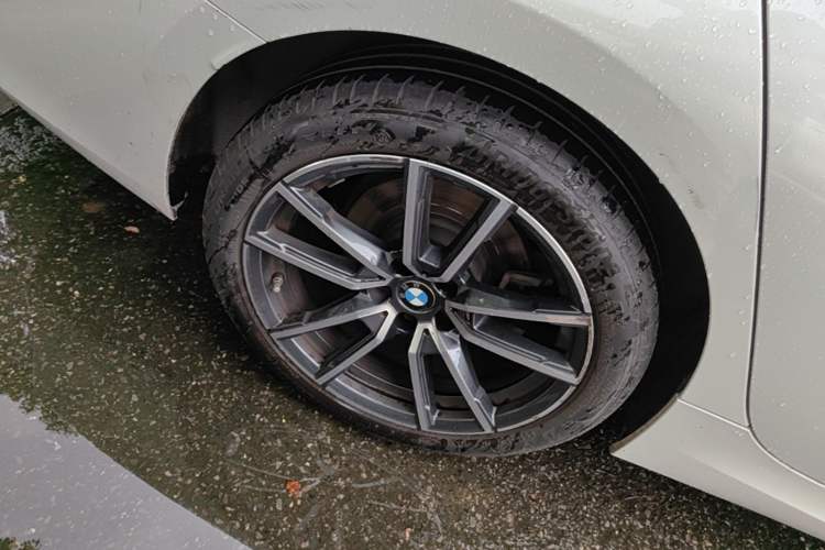 Used BMW 3 Series 2024 320Li M Sport Package Right Rear Wheel Hub