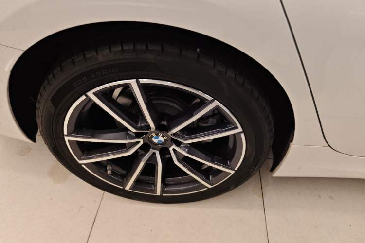Used BMW 3 Series 2024 325Li M Sport Package Right Rear Wheel Hub