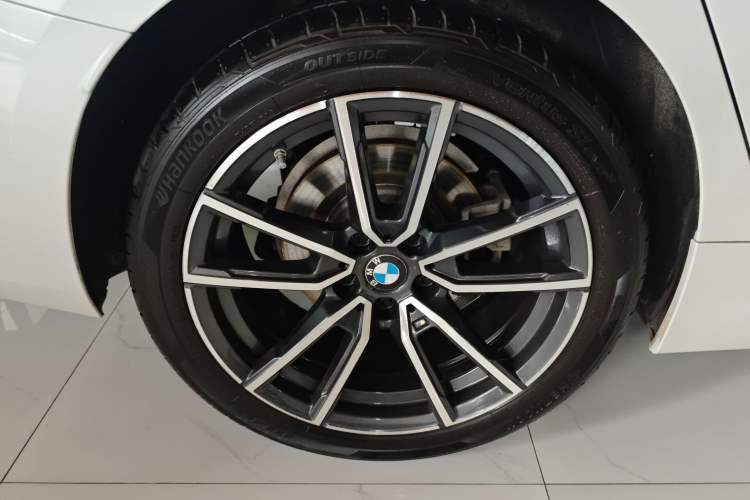 Used BMW 3 Series 2024 325Li M Sport Package Right Rear Wheel Hub