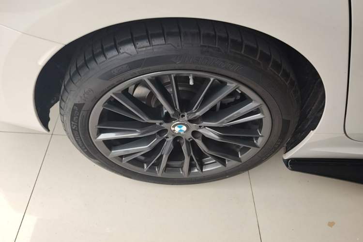 Used BMW 3 Series 2024 325i M Sport Night Edition Package Right Rear Wheel Hub