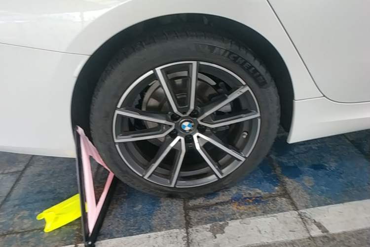 Used BMW 3 Series 2024 320Li M Sport Package Right Rear Wheel Hub