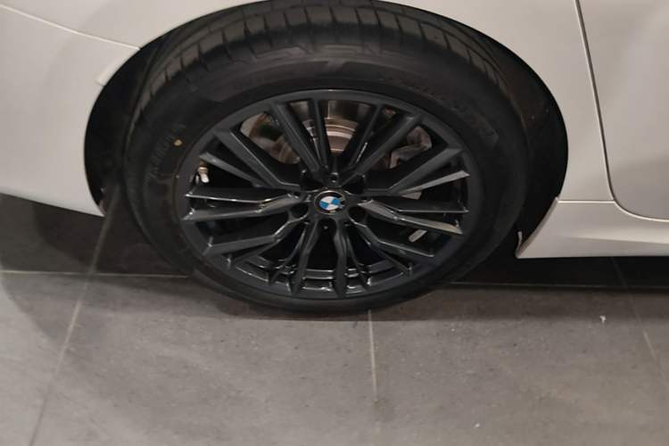 Used BMW 3 Series 2024 325i M Sport Night Edition Package Right Rear Wheel Hub