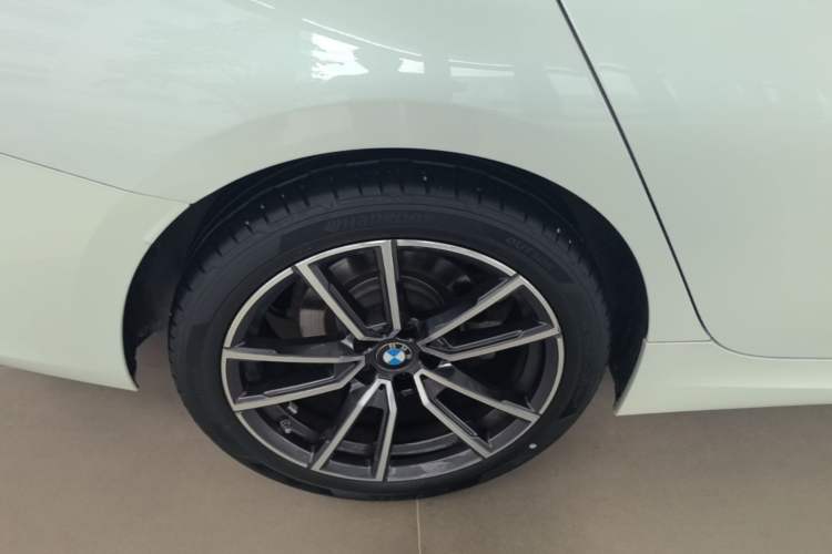 Used BMW 3 Series 2024 320Li M Sport Package Right Rear Wheel Hub