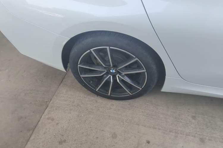 Used BMW 3 Series 2024 320Li M Sport Package Right Rear Wheel Hub