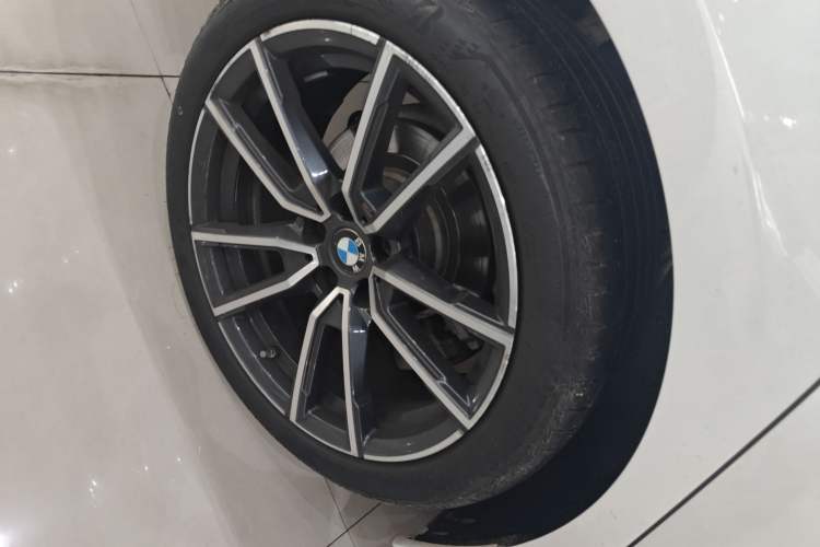 Used BMW 3 Series 2024 320Li M Sport Package Right Rear Wheel Hub