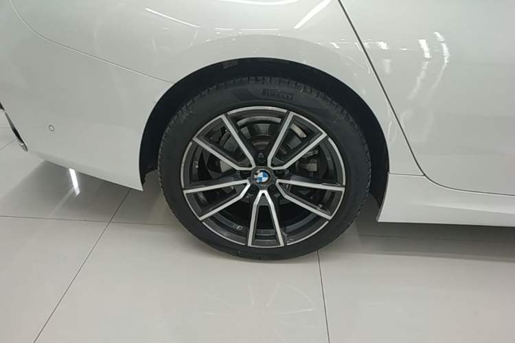 Used BMW 3 Series 2024 325Li M Sport Package Right Rear Wheel Hub