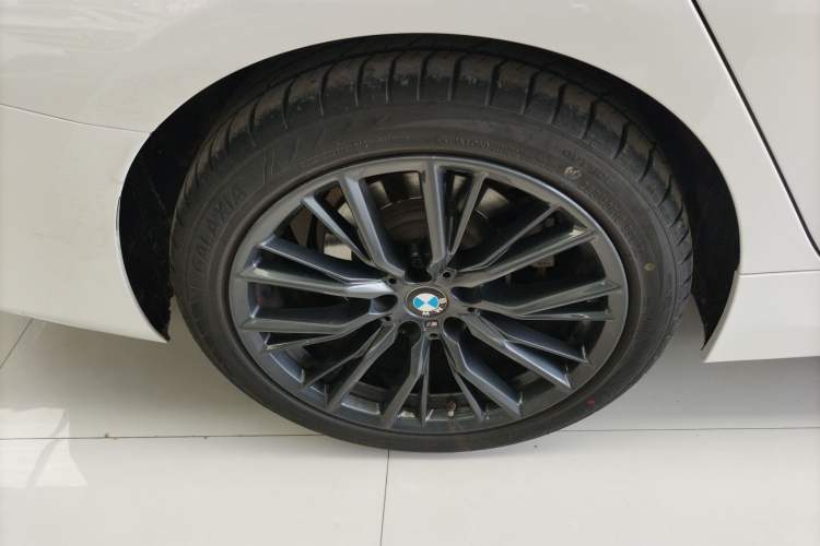 Used BMW 3 Series 2024 325Li M Sport Night Edition Package Right Rear Wheel Hub
