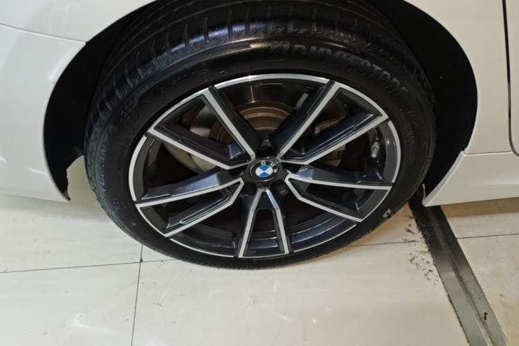 Used BMW 3 Series 2024 325Li M Sport Package Right Rear Wheel Hub